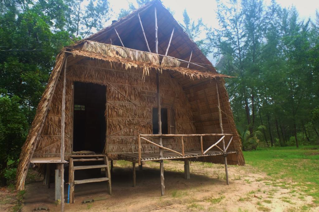 Mr. Chuoi Bar And Hut Hotel Ko Phra Thong Buitenkant foto