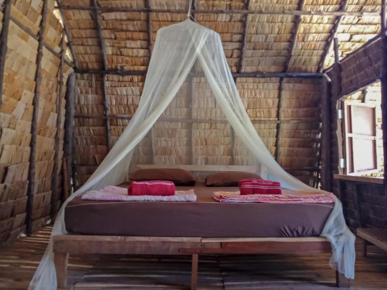 Mr. Chuoi Bar And Hut Hotel Ko Phra Thong Buitenkant foto